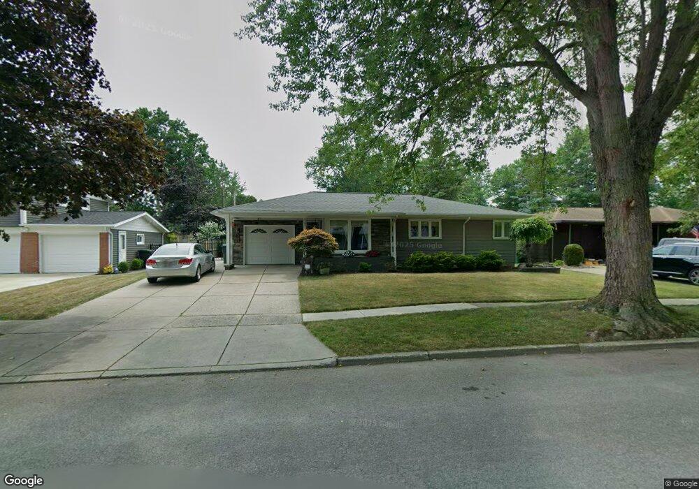 745 Meadowbrook Dr, North Tonawanda, NY 14120 - photo 1