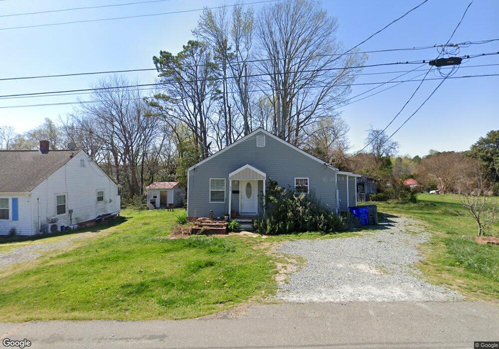 917 N 3rd Ave, Siler City, NC 27344 - photo 1