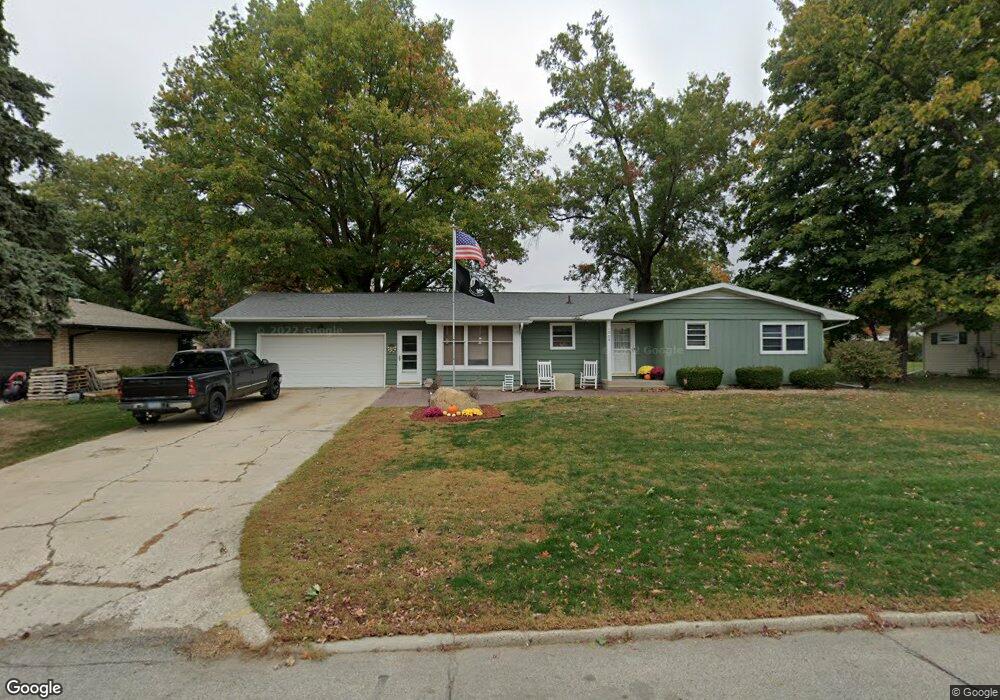 1008 S 14th Ave W, Newton, IA 50208 - photo 1