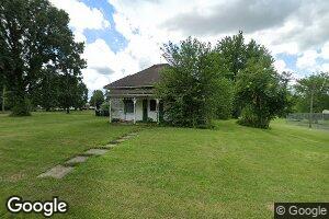 306 E 2nd St, Cantril, IA 52542