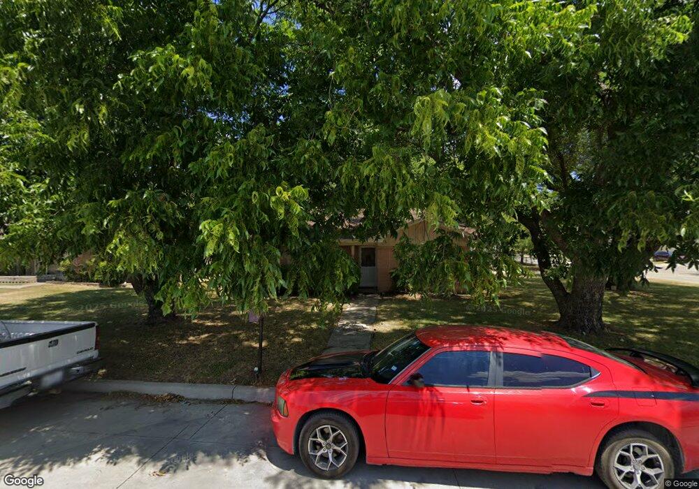 300 Elmwood St, Gainesville, TX 76240 - photo 1