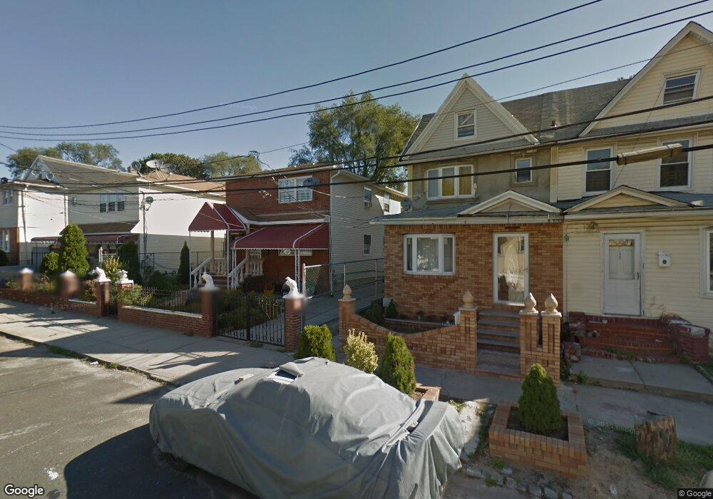 10527 169th St, Jamaica, NY 11433 - photo 1