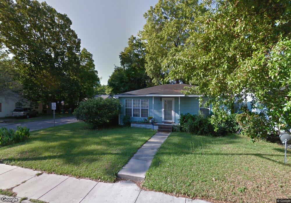 1233 E Waldburg St, Savannah, GA 31404 - photo 1