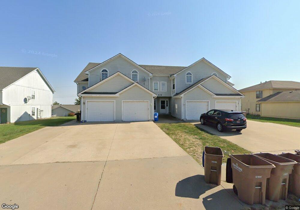 509 Sky Vue Dr, Raymore, MO 64083 - photo 1