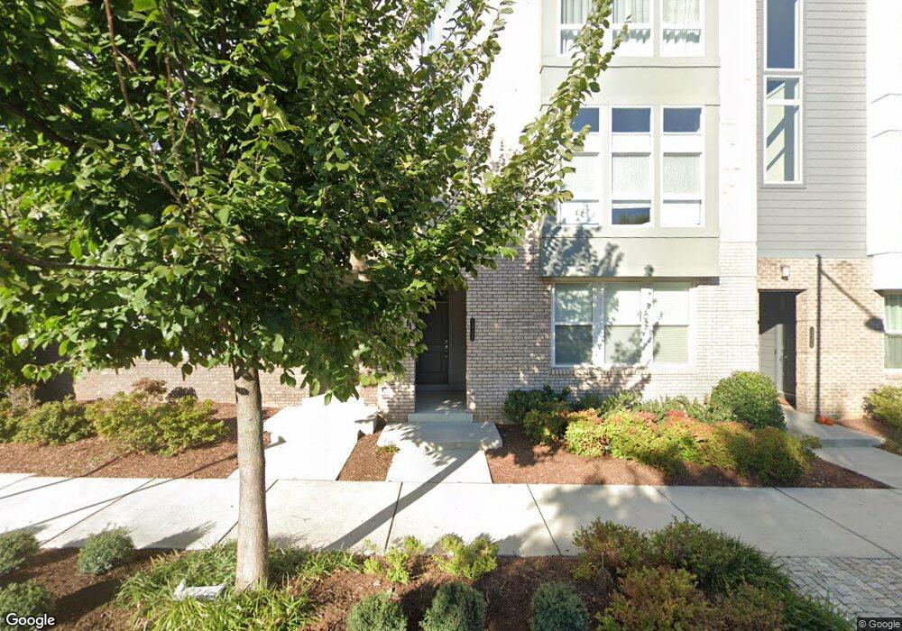 13346 Sherwood Park Ln, Herndon, VA 20171 - photo 1