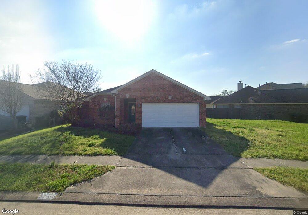 223 Rippling Creek Ln, Alvin, TX 77511 - photo 1