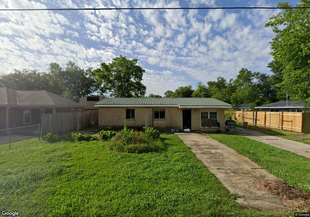 1512 Clover Dr, Lake Charles, LA 70607 - photo 1