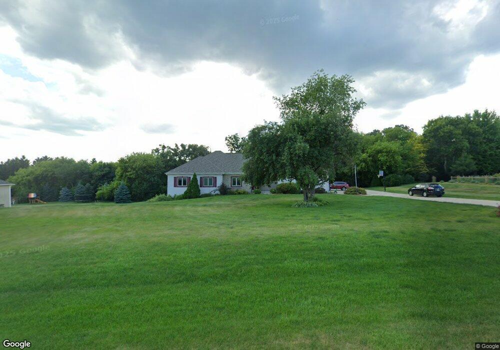 W272N5343 Jessica Dr, Pewaukee, WI 53072 - photo 1