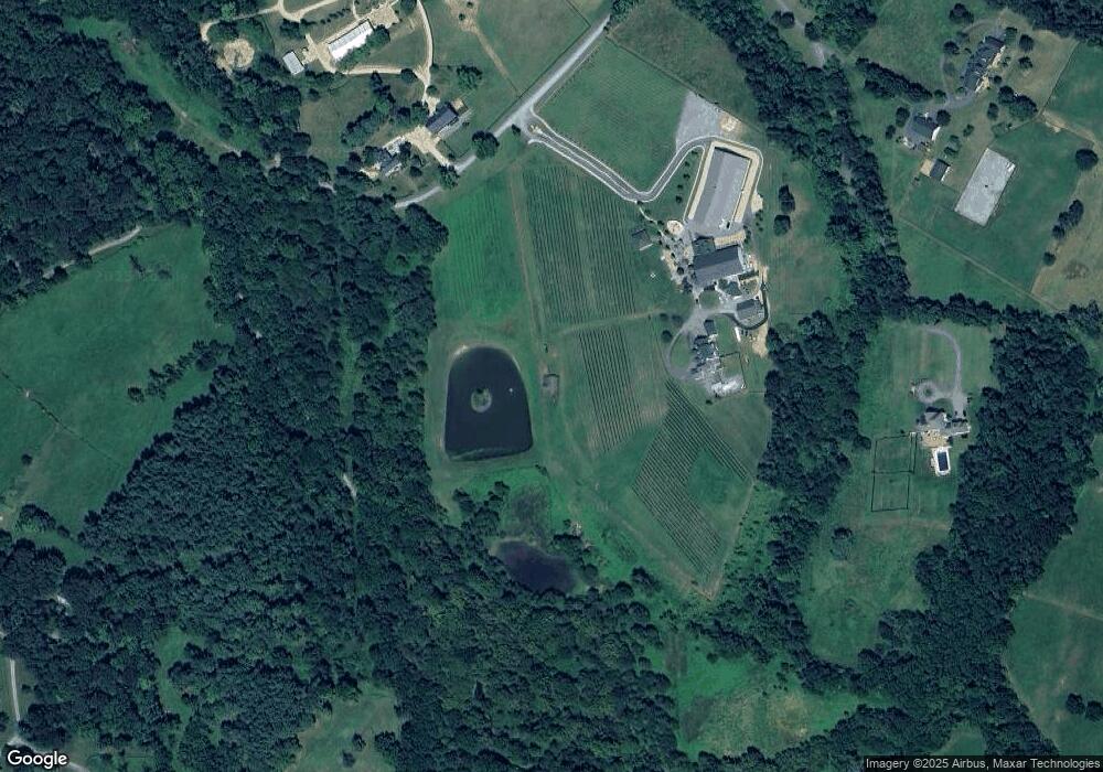 18050 Tranquility Rd unit C, Purcellville, VA 20132 - photo 1