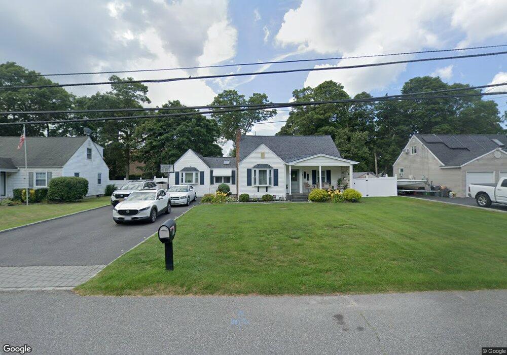 10 Woodland Ave, Holtsville, NY 11742 - photo 1