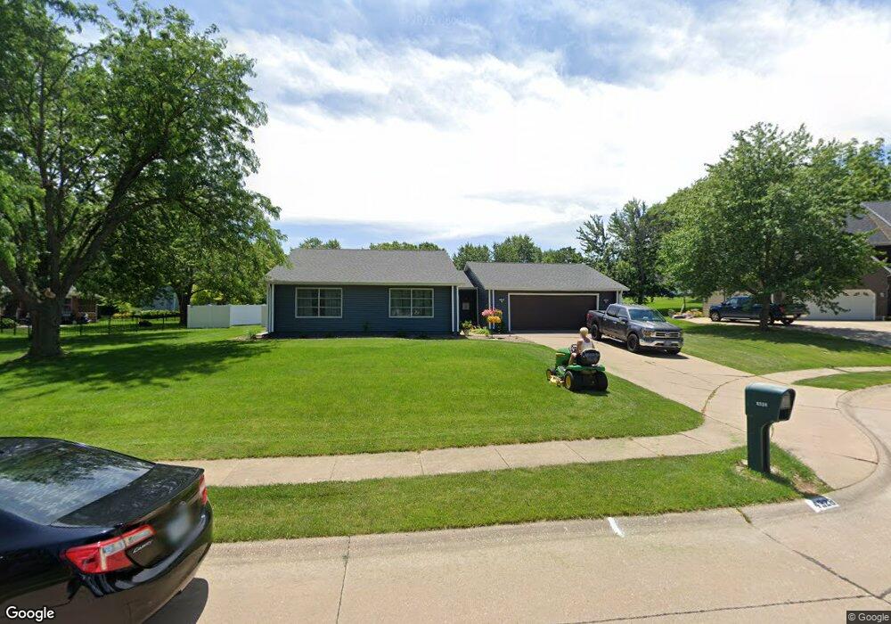 4328 Ridgewood Ct, Davenport, IA 52807 - photo 1