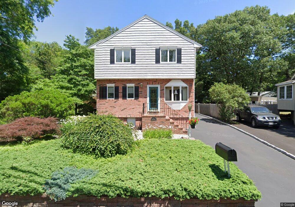 5 Hanson Rd, Saugus, MA 01906 - photo 1