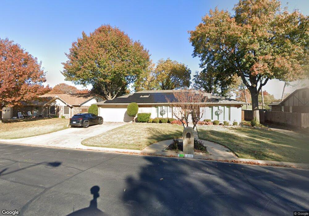 300 Northglen Dr, Hurst, TX 76054 - photo 1