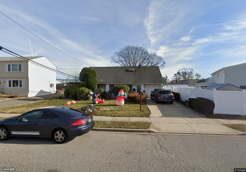 596 North Rd, Bethpage, NY 11714 - photo 1