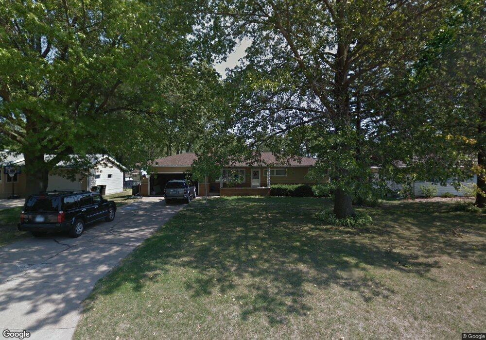 4004 Clearview Dr, Cedar Falls, IA 50613 - photo 1