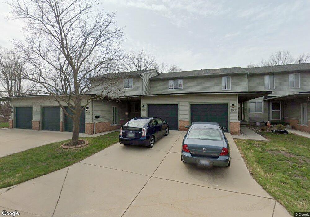 555 Oakbrook Cir, Flushing, MI 48433 - photo 1