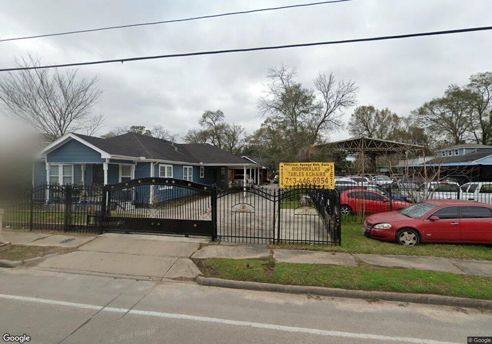 2107 E Crosstimbers St, Houston, TX 77093 - photo 1