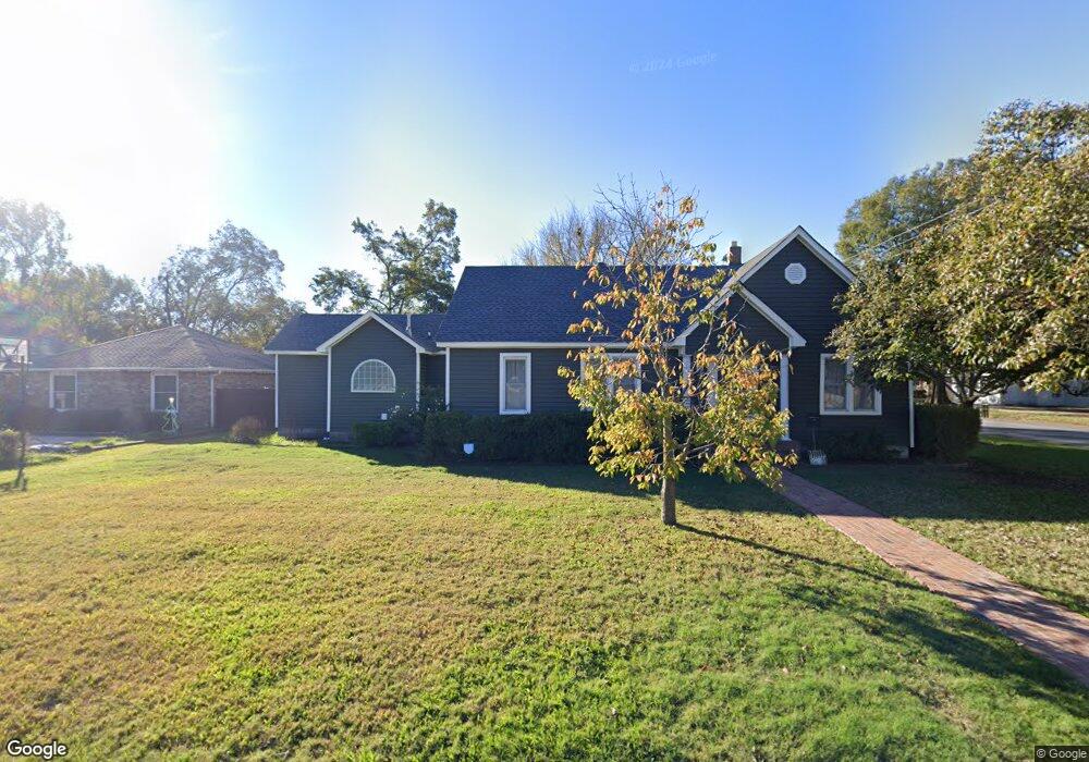 417 W 10th St, Stuttgart, AR 72160 - photo 1