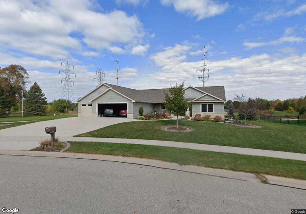 W5730 Parker Ct, Appleton, WI 54915 - photo 1