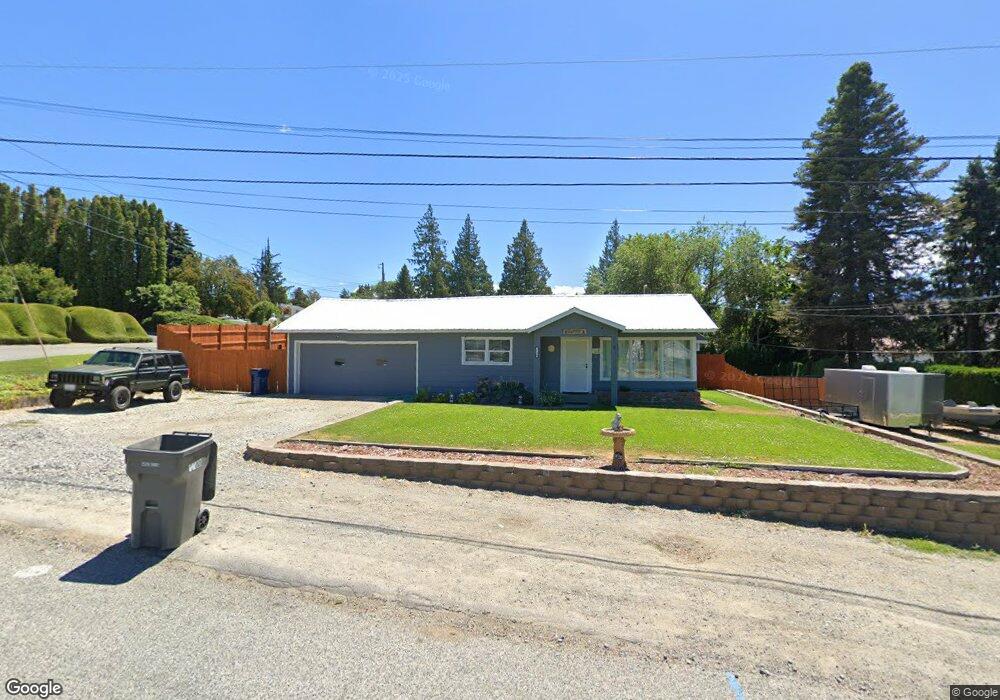 1720 4th St NE, East Wenatchee, WA 98802 - photo 1