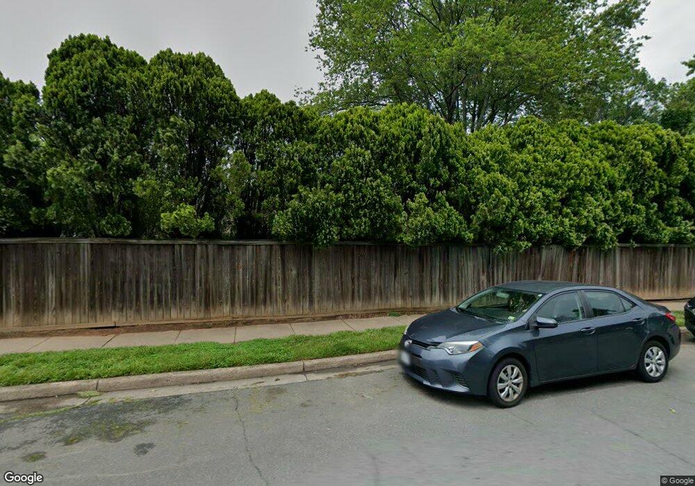 5929 Veranda Dr, Springfield, VA 22152 - photo 1