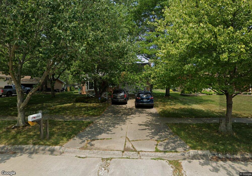 8452 Hampton Rd, Grosse Ile, MI 48138 - photo 1