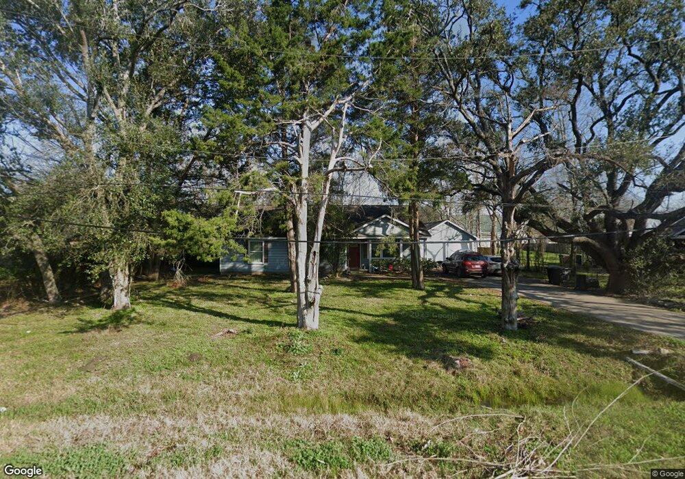 217 Morgan St, Alvin, TX 77511 - photo 1