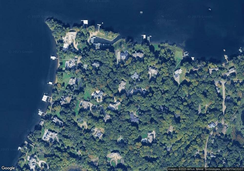 19400 Cedarhurst St, Wayzata, MN 55391 - photo 1