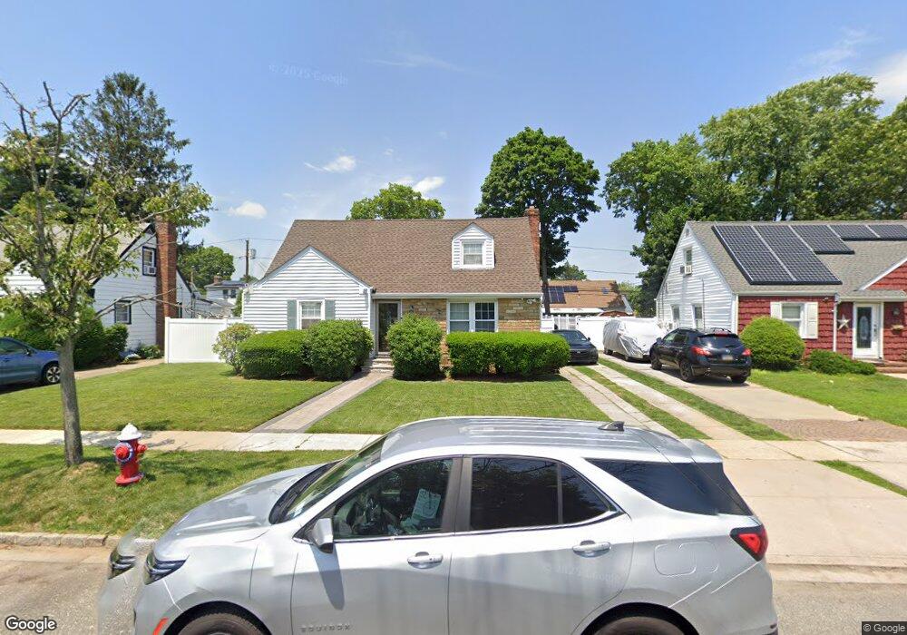 9 Henhawk Rd, North Baldwin, NY 11510 - photo 1