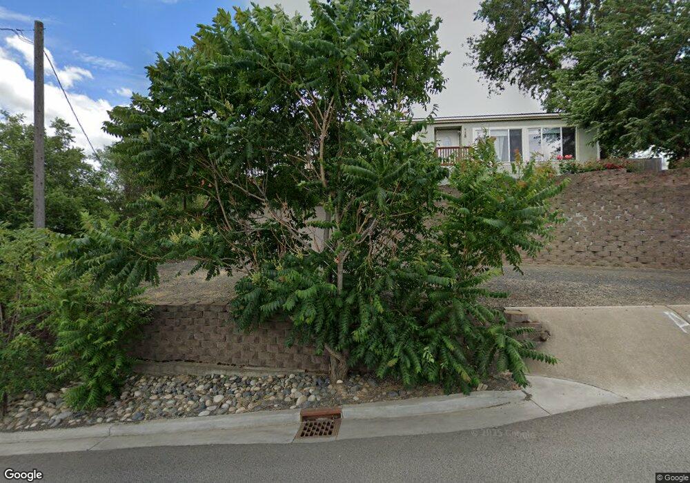 916 SW Isaac Ave, Pendleton, OR 97801 - photo 1