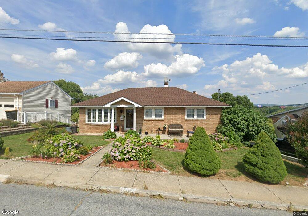 819 2nd St, Whitehall, PA 18052 - photo 1