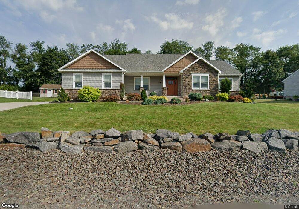 22 Lamont Dr, Butler Township, PA 18222 - photo 1