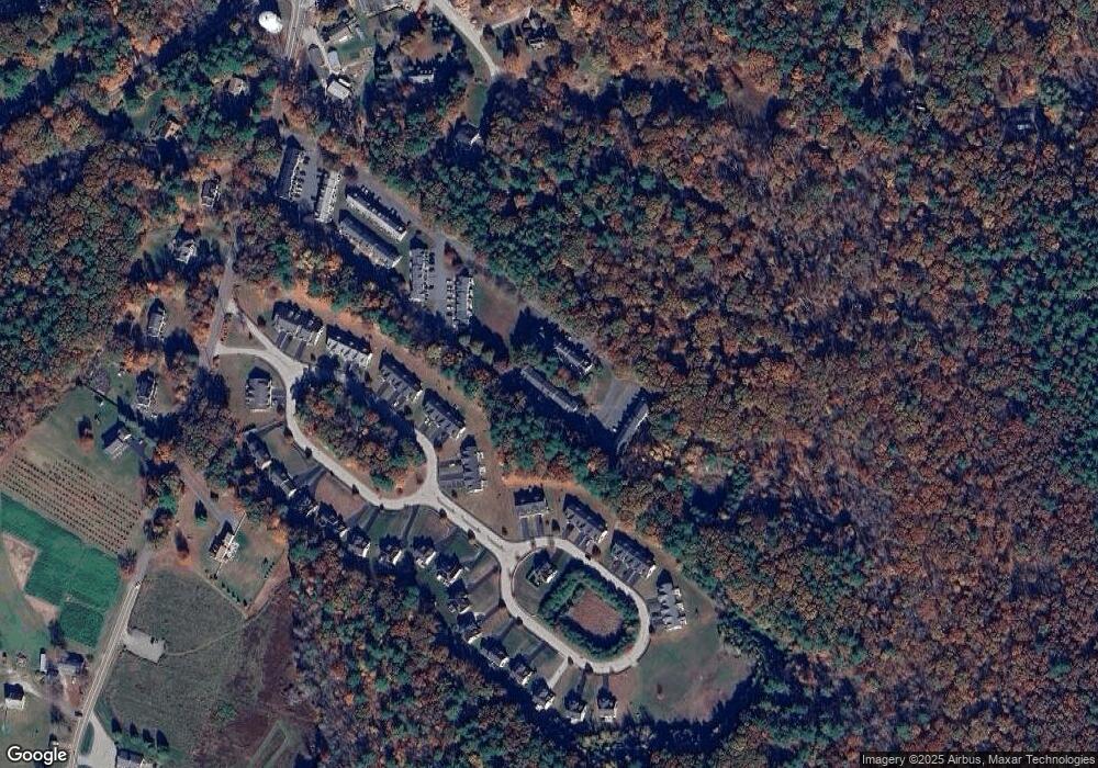 52 Pinecrest Village unit 52  8, Hopkinton, MA 01748 - photo 1