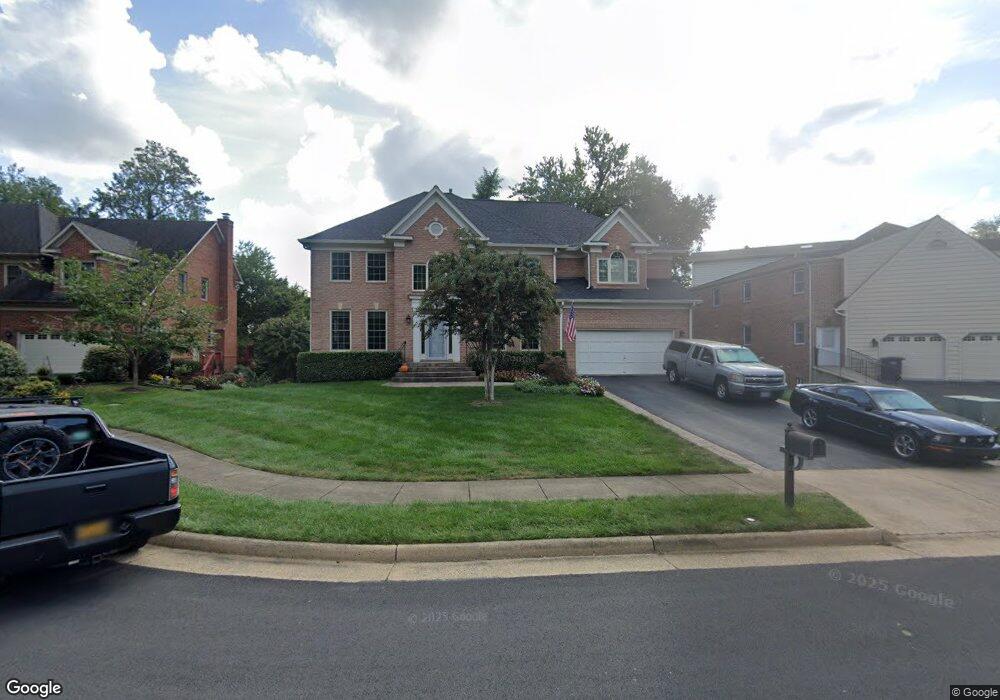 2405 Lellah Ct, Dunn Loring, VA 22027 - photo 1