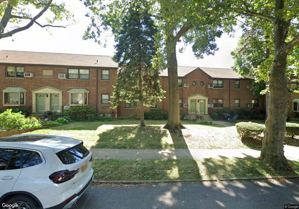 57-20 246th Crescent unit Lower, Little Neck, NY 11362 - photo 1