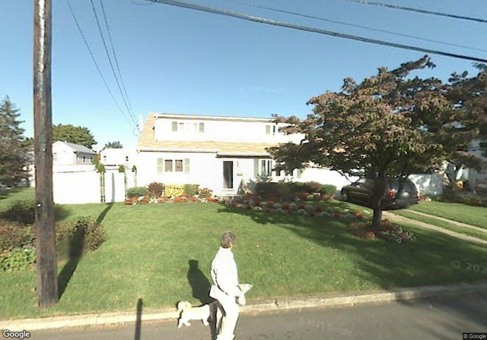 241 Farmers Ave, Lindenhurst, NY 11757 - photo 1
