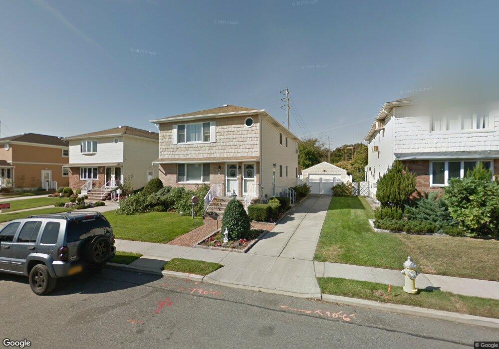 39 Farnum Blvd, Franklin Square, NY 11010 - photo 1