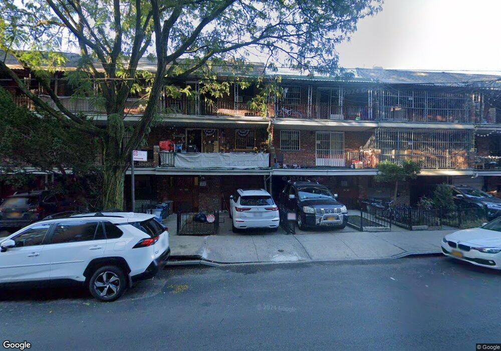 4218 Hampton St, Elmhurst, NY 11373 - photo 1