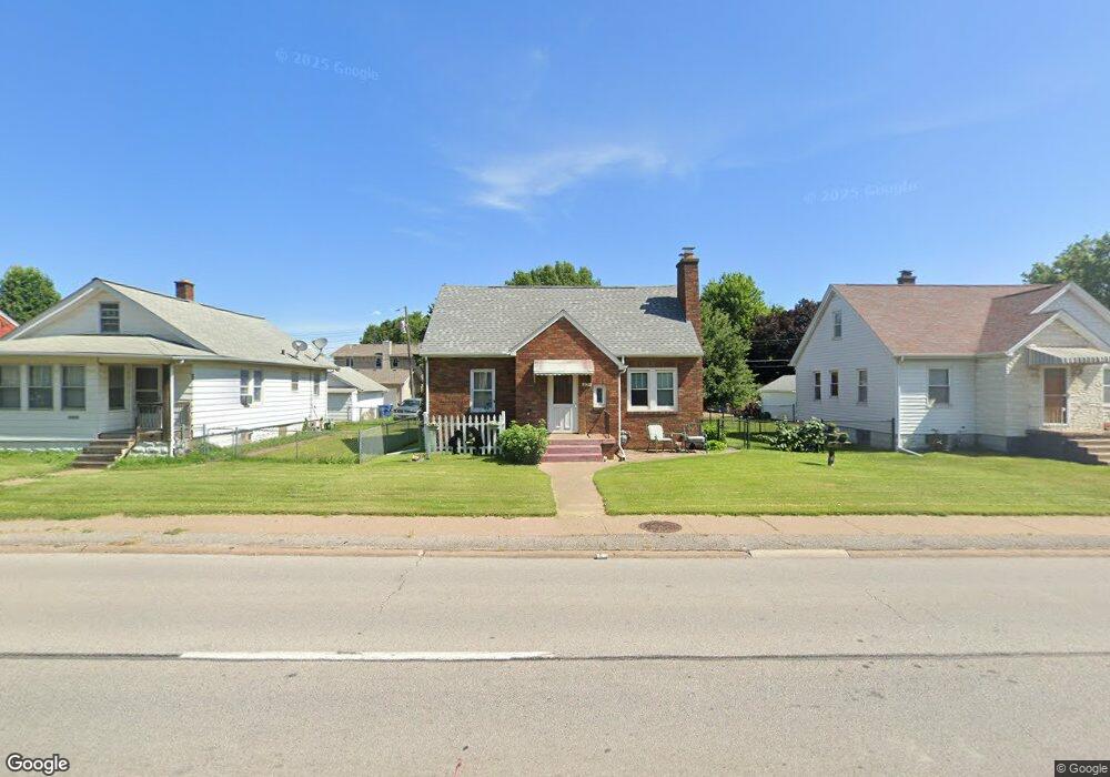2124 W Locust St, Davenport, IA 52804 - photo 1