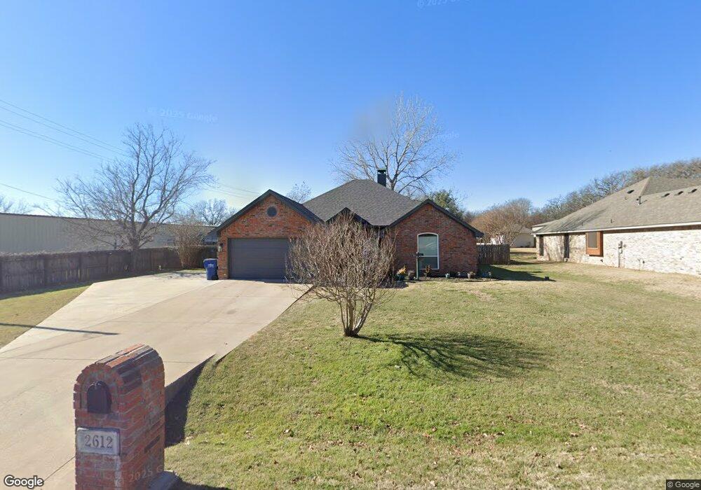 2612 Royal Ln, Granbury, TX 76049 - photo 1