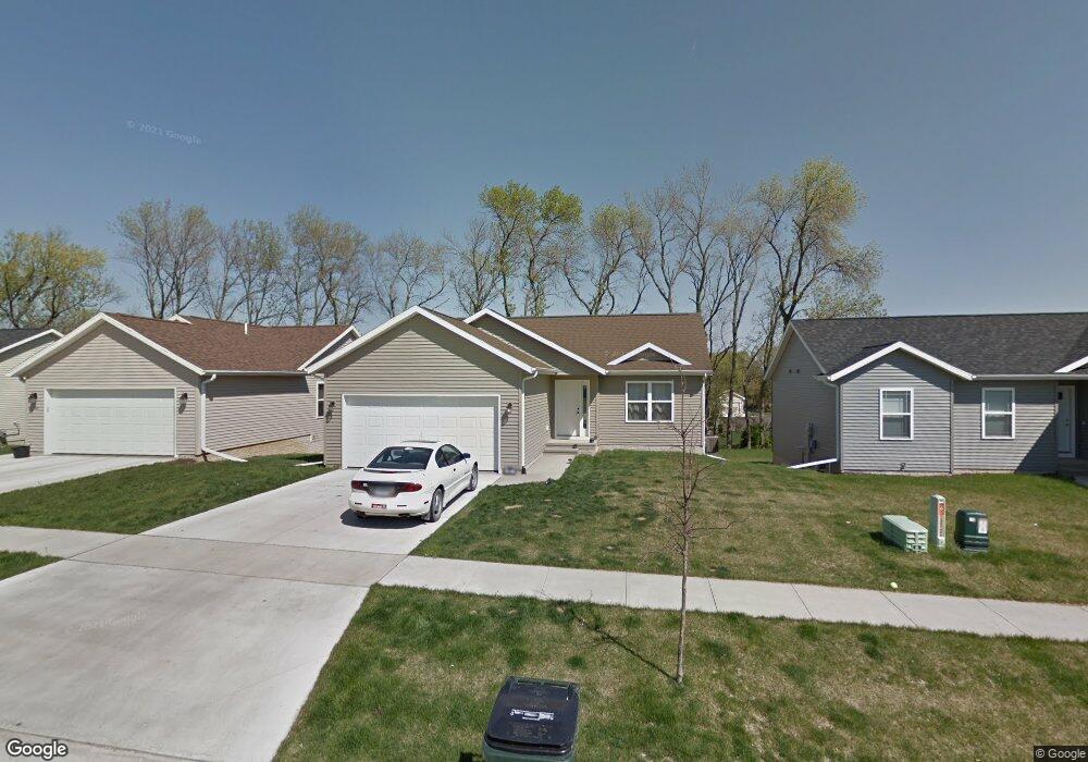 1807 Whispering Pines Ct SW, Cedar Rapids, IA 52404 - photo 1