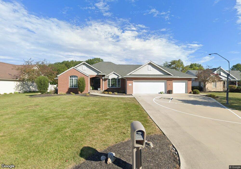 733 Hefner Dr, Lima, OH 45801 - photo 1