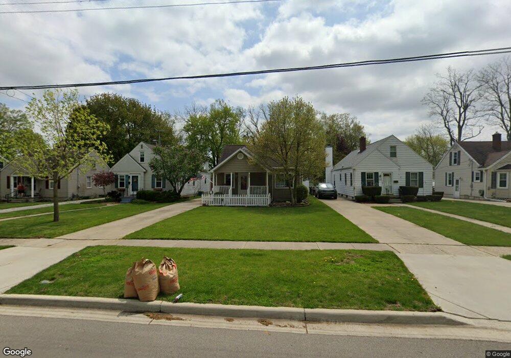 931 Vine St, Adrian, MI 49221 - photo 1