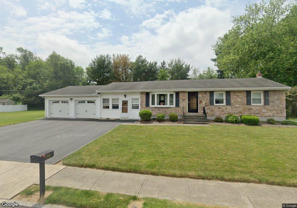 5018 Pine Grove Cir, Allentown, PA 18106 - photo 1