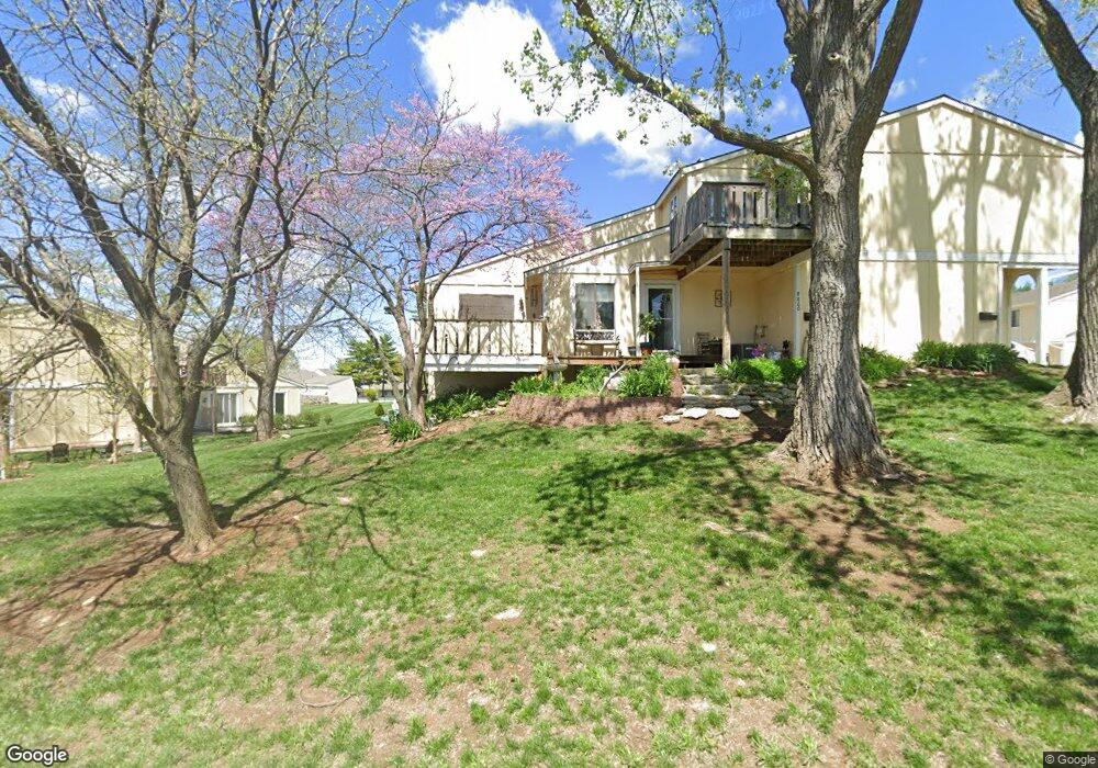 8844 Carriage Dr, Lenexa, KS 66215 - photo 1