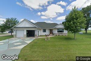 201 W 4th St, Hanska, MN 56041