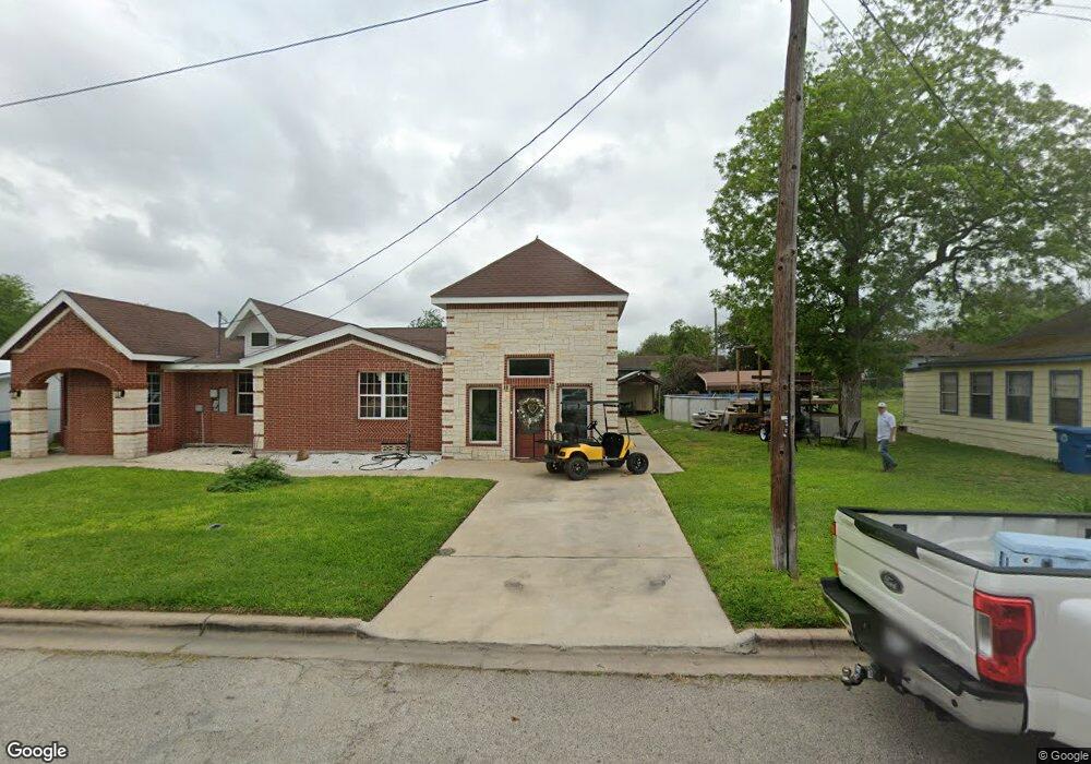 1205 N Avenue B, Beeville, TX 78102 - photo 1
