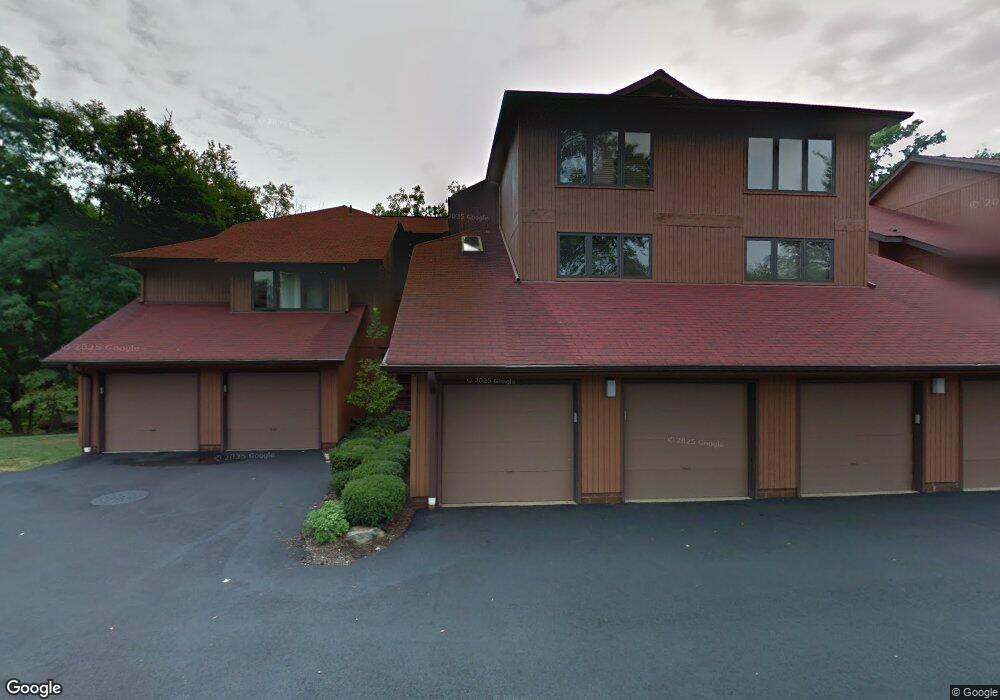 25042 Mill River Rd unit 25042, Olmsted Falls, OH 44138 - photo 1