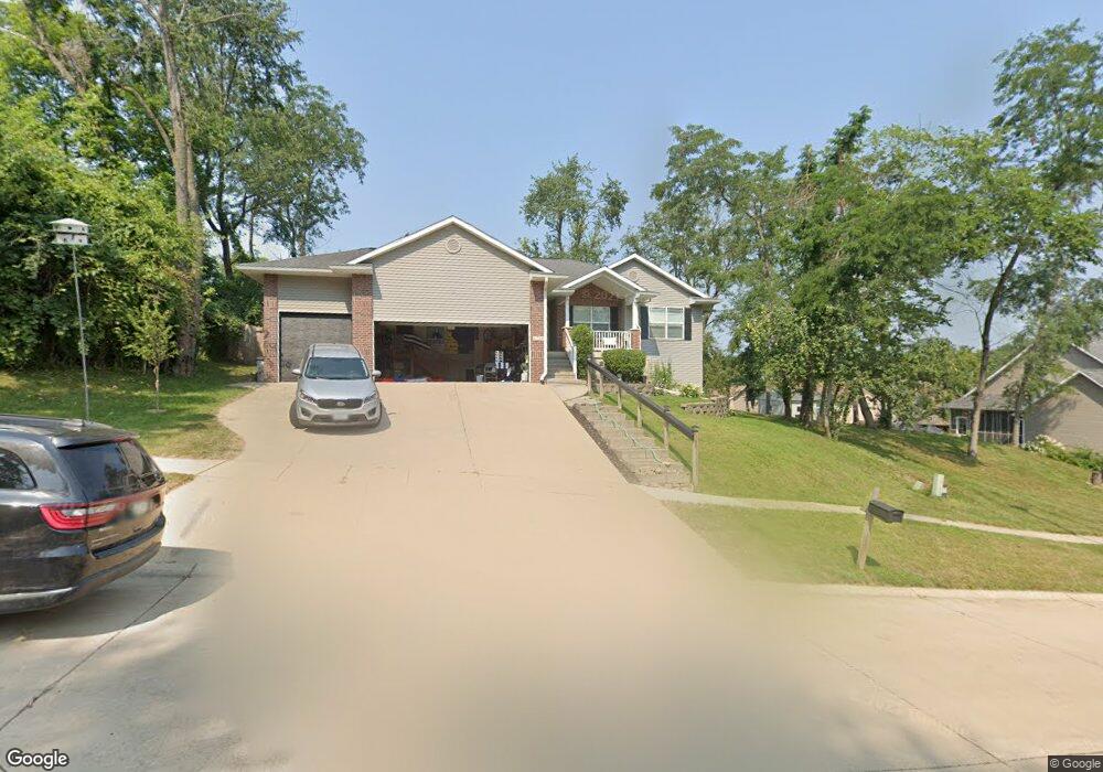 1722 Aaron Dr NW, Cedar Rapids, IA 52405 - photo 1