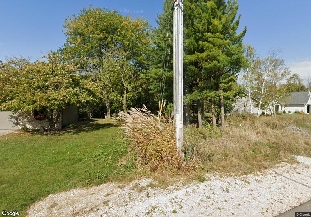 410 Jerelyn Ct, Combined Locks, WI 54113 - photo 1